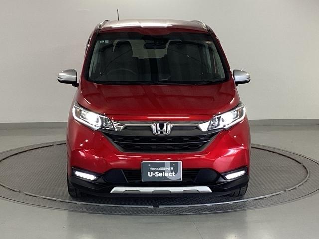 フリードハイブリッド ハイブリッド・クロスターホンダセンシング　純正メモリーナビ　両側電動スライドドア　両側Ｐスライドドア　ＵＳＢ　オートクルーズコントロール　記録簿　ＤＶＤ再生可能　ＬＥＤライト　ＡＢＳ　盗難防止　スマ－トキ－　ＶＳＡ　ウォークスルー　フルセグ（6枚目）