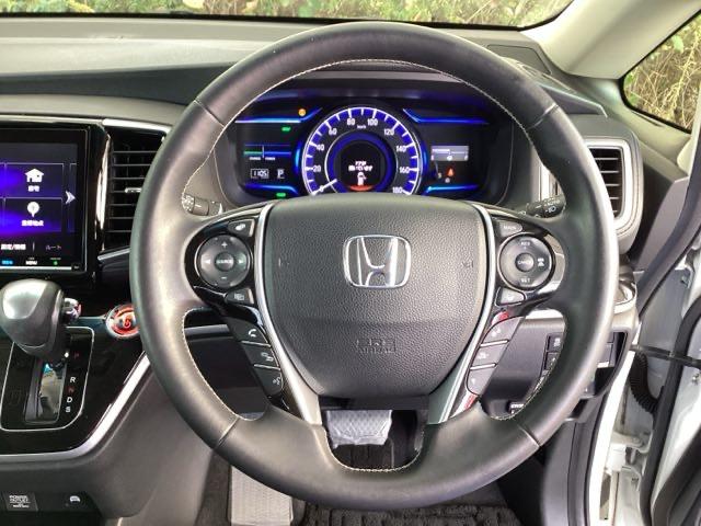 オデッセイハイブリッド ハイブリッドアブソルート・ホンダセンシング　純正メモリーナビ　パワーシート　ＥＴＣ　サイドカーテンエアバック　リアカメラ　Ｐシート　フルオートエアコン　ＡＢＳ　キーレス　ＶＳＡ　Ｗエアバッグ　ＬＥＤライト　３列シート　パワーウィンドウ　ナビＴＶ（14枚目）