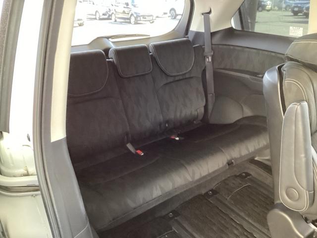 オデッセイハイブリッド ハイブリッドアブソルート・ホンダセンシング　純正メモリーナビ　パワーシート　ＥＴＣ　サイドカーテンエアバック　リアカメラ　Ｐシート　フルオートエアコン　ＡＢＳ　キーレス　ＶＳＡ　Ｗエアバッグ　ＬＥＤライト　３列シート　パワーウィンドウ　ナビＴＶ（18枚目）