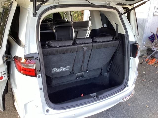 オデッセイハイブリッド ハイブリッドアブソルート・ホンダセンシング　純正メモリーナビ　パワーシート　ＥＴＣ　サイドカーテンエアバック　リアカメラ　Ｐシート　フルオートエアコン　ＡＢＳ　キーレス　ＶＳＡ　Ｗエアバッグ　ＬＥＤライト　３列シート　パワーウィンドウ　ナビＴＶ（19枚目）