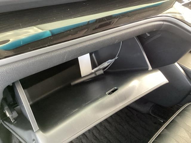 オデッセイハイブリッド ハイブリッドアブソルート・ホンダセンシング　純正メモリーナビ　パワーシート　ＥＴＣ　サイドカーテンエアバック　リアカメラ　Ｐシート　フルオートエアコン　ＡＢＳ　キーレス　ＶＳＡ　Ｗエアバッグ　ＬＥＤライト　３列シート　パワーウィンドウ　ナビＴＶ（34枚目）