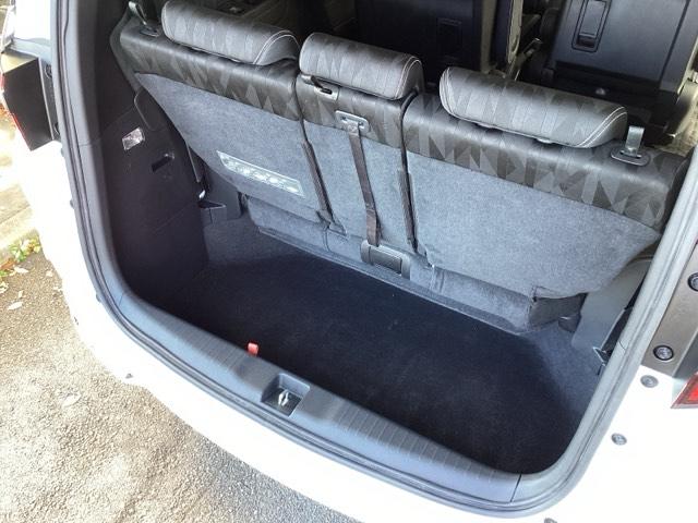 オデッセイハイブリッド ハイブリッドアブソルート・ホンダセンシング　純正メモリーナビ　パワーシート　ＥＴＣ　サイドカーテンエアバック　リアカメラ　Ｐシート　フルオートエアコン　ＡＢＳ　キーレス　ＶＳＡ　Ｗエアバッグ　ＬＥＤライト　３列シート　パワーウィンドウ　ナビＴＶ（68枚目）