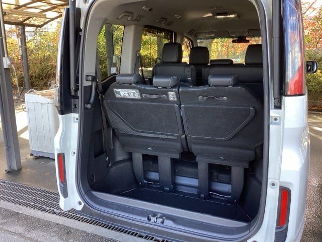 ステップワゴンスパーダ スパーダ・クールスピリットホンダセンシング　純正ナビ　フルセグ　リア席モニター　サイドエアバック　スマートキ　左右電動スライドドア　バックモニタ　地ＴＶ　ナビ＆ＴＶ　助手席エアバッグ　ＡＡＣ　横滑り防止機能　ターボ車　シートヒータ　ＡＢＳ（24枚目）