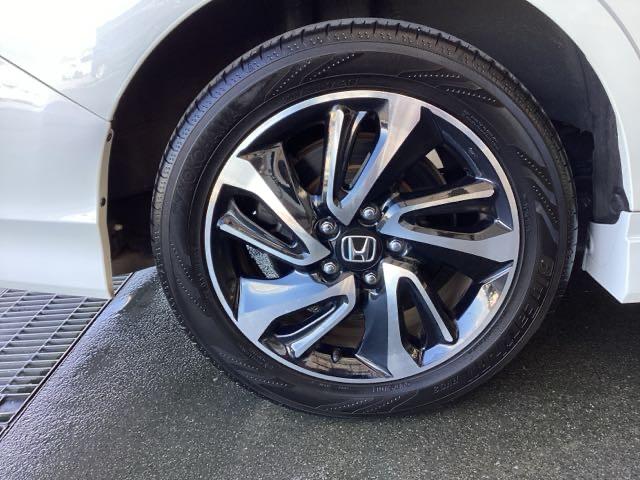 ステップワゴンスパーダ スパーダ・クールスピリットホンダセンシング　純正ナビ　フルセグ　リア席モニター　サイドエアバック　スマートキ　左右電動スライドドア　バックモニタ　地ＴＶ　ナビ＆ＴＶ　助手席エアバッグ　ＡＡＣ　横滑り防止機能　ターボ車　シートヒータ　ＡＢＳ（28枚目）