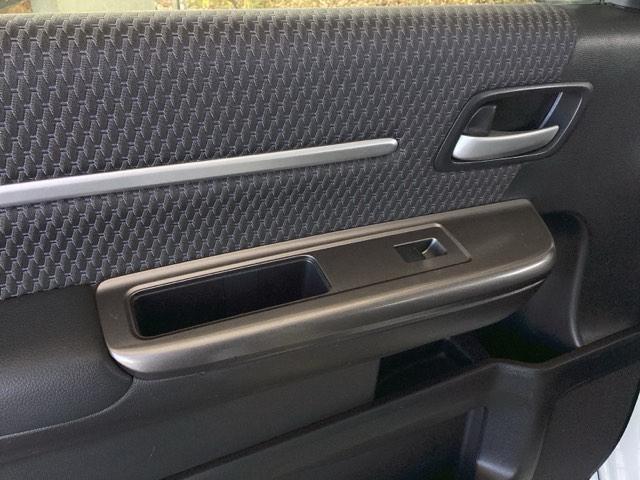 ステップワゴンスパーダ スパーダ・クールスピリットホンダセンシング　純正ナビ　フルセグ　リア席モニター　サイドエアバック　スマートキ　左右電動スライドドア　バックモニタ　地ＴＶ　ナビ＆ＴＶ　助手席エアバッグ　ＡＡＣ　横滑り防止機能　ターボ車　シートヒータ　ＡＢＳ（40枚目）