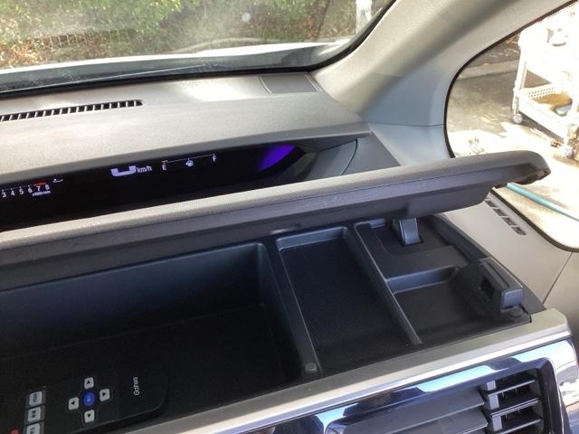 ステップワゴンスパーダ スパーダ・クールスピリットホンダセンシング　純正ナビ　フルセグ　リア席モニター　サイドエアバック　スマートキ　左右電動スライドドア　バックモニタ　地ＴＶ　ナビ＆ＴＶ　助手席エアバッグ　ＡＡＣ　横滑り防止機能　ターボ車　シートヒータ　ＡＢＳ（50枚目）