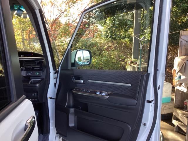 ステップワゴンスパーダ スパーダ・クールスピリットホンダセンシング　純正ナビ　フルセグ　リア席モニター　サイドエアバック　スマートキ　左右電動スライドドア　バックモニタ　地ＴＶ　ナビ＆ＴＶ　助手席エアバッグ　ＡＡＣ　横滑り防止機能　ターボ車　シートヒータ　ＡＢＳ（54枚目）