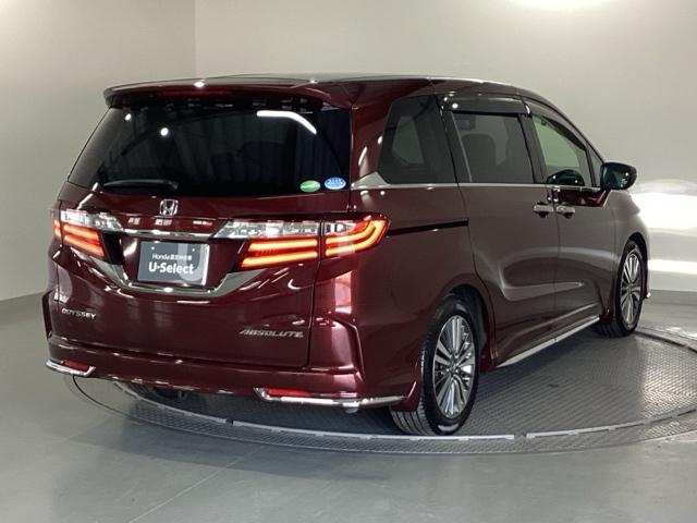 オデッセイ アブソルート・ホンダセンシング　オーディオレス　両側電動スライドドア　ＬＥＤヘッドランプ　ｉストップ　キーフリー　バックモニター　Ｐシート　オートクルーズコントロール　ウォークスルー　サイドエアバッグ　オートエアコン　横滑り防止装置（8枚目）