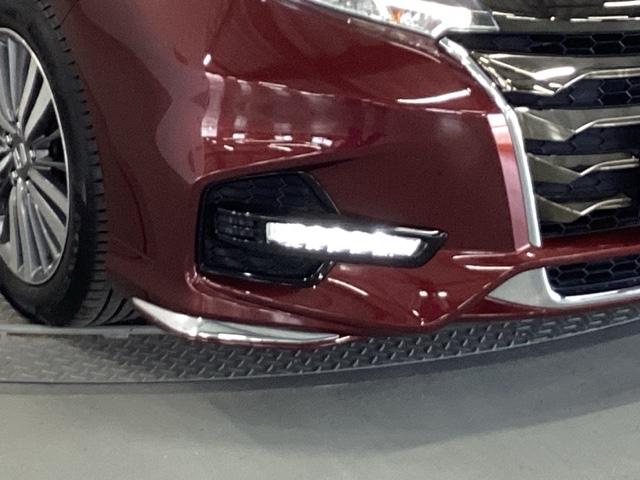 オデッセイ アブソルート・ホンダセンシング　オーディオレス　両側電動スライドドア　ＬＥＤヘッドランプ　ｉストップ　キーフリー　バックモニター　Ｐシート　オートクルーズコントロール　ウォークスルー　サイドエアバッグ　オートエアコン　横滑り防止装置（23枚目）