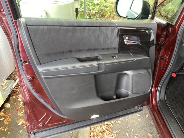 オデッセイ アブソルート・ホンダセンシング　オーディオレス　両側電動スライドドア　ＬＥＤヘッドランプ　ｉストップ　キーフリー　バックモニター　Ｐシート　オートクルーズコントロール　ウォークスルー　サイドエアバッグ　オートエアコン　横滑り防止装置（34枚目）