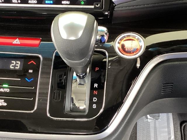 オデッセイ アブソルート・ホンダセンシング　オーディオレス　両側電動スライドドア　ＬＥＤヘッドランプ　ｉストップ　キーフリー　バックモニター　Ｐシート　オートクルーズコントロール　ウォークスルー　サイドエアバッグ　オートエアコン　横滑り防止装置（37枚目）