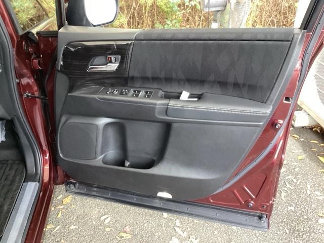 オデッセイ アブソルート・ホンダセンシング　オーディオレス　両側電動スライドドア　ＬＥＤヘッドランプ　ｉストップ　キーフリー　バックモニター　Ｐシート　オートクルーズコントロール　ウォークスルー　サイドエアバッグ　オートエアコン　横滑り防止装置（48枚目）