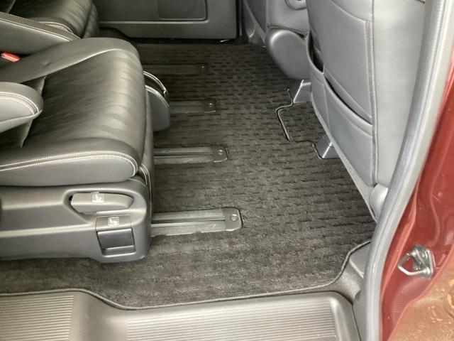 オデッセイ アブソルート・ホンダセンシング　オーディオレス　両側電動スライドドア　ＬＥＤヘッドランプ　ｉストップ　キーフリー　バックモニター　Ｐシート　オートクルーズコントロール　ウォークスルー　サイドエアバッグ　オートエアコン　横滑り防止装置（57枚目）