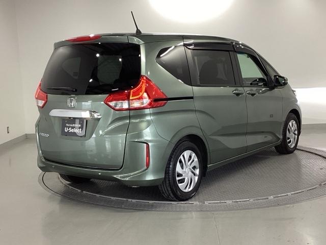 フリード Ｇ　純正ナビ　フルセグ　リアカメラ　Ａクルーズ　３列シート　ＬＥＤヘッドライト　パワーウインドウ　Ｒカメラ　イモビ　ＶＳＡ　ＵＳＢ　エアコン　エアバッグ　スマートキー　ＥＣＯＮモード　シ－トヒ－タ－（8枚目）