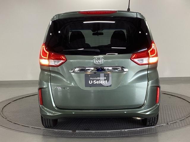 フリード Ｇ　純正ナビ　フルセグ　リアカメラ　Ａクルーズ　３列シート　ＬＥＤヘッドライト　パワーウインドウ　Ｒカメラ　イモビ　ＶＳＡ　ＵＳＢ　エアコン　エアバッグ　スマートキー　ＥＣＯＮモード　シ－トヒ－タ－（9枚目）