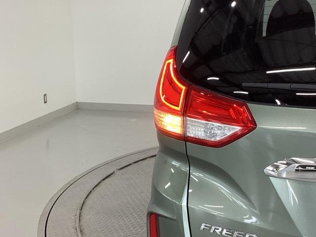 フリード Ｇ　純正ナビ　フルセグ　リアカメラ　Ａクルーズ　３列シート　ＬＥＤヘッドライト　パワーウインドウ　Ｒカメラ　イモビ　ＶＳＡ　ＵＳＢ　エアコン　エアバッグ　スマートキー　ＥＣＯＮモード　シ－トヒ－タ－（35枚目）