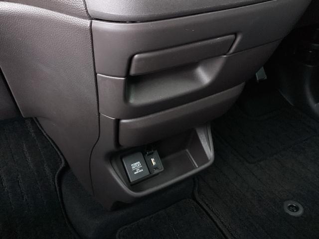 フリード Ｇ　純正ナビ　フルセグ　リアカメラ　Ａクルーズ　３列シート　ＬＥＤヘッドライト　パワーウインドウ　Ｒカメラ　イモビ　ＶＳＡ　ＵＳＢ　エアコン　エアバッグ　スマートキー　ＥＣＯＮモード　シ－トヒ－タ－（43枚目）