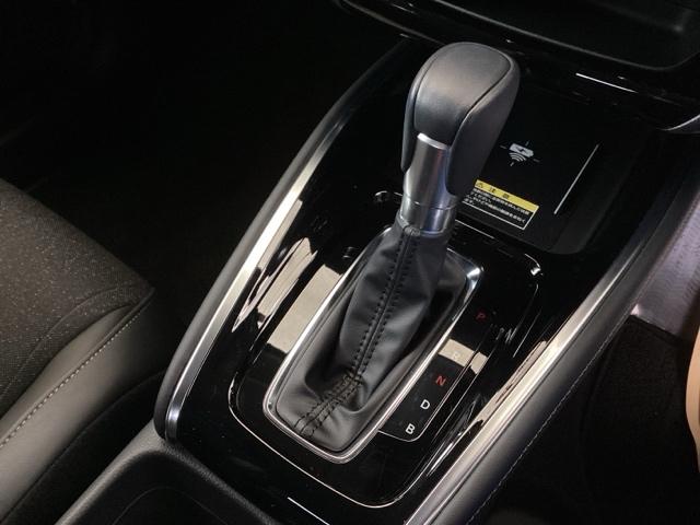 �V�t�g�̓C���p�l�V�t�g�A�p�[�L���O�u���[�L�͓d�q����ƂȂ��Ă��܂��B