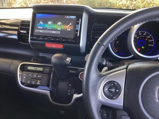 Ｎ－ＢＯＸカスタム Ｇ・ターボＬパッケージ　純正ナビ　フルセグ　リアカメラ　ＡＵＴＯエアコン　ナビＴＶ　地デジテレビ　Ｂカメ　サイドカーテンエアバック　盗難警報装置　横滑防止装置　ＰＳ　ＰＷ　ターボエンジン　運転席エアバッグ　ＥＴＣ付き　ＡＢＳ（2枚目）