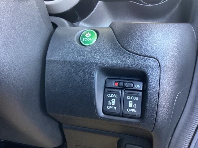 Ｎ－ＢＯＸカスタム Ｇ・ターボＬパッケージ　純正ナビ　フルセグ　リアカメラ　ＡＵＴＯエアコン　ナビＴＶ　地デジテレビ　Ｂカメ　サイドカーテンエアバック　盗難警報装置　横滑防止装置　ＰＳ　ＰＷ　ターボエンジン　運転席エアバッグ　ＥＴＣ付き　ＡＢＳ（15枚目）