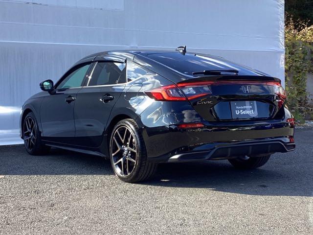 シビック ｅ：ＨＥＶ　ＨｏｎｄａＣＯＮＮＥＣＴディスプレイ　盗難防止システム　クリアランスソナー　オートクルーズコントロール　地デジフルセグ　後カメラ　ＵＳＢポート　パワーステアリング　パワーシート　ＬＥＤライト　エアコン（8枚目）