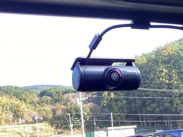 シビック ｅ：ＨＥＶ　ＨｏｎｄａＣＯＮＮＥＣＴディスプレイ　盗難防止システム　クリアランスソナー　オートクルーズコントロール　地デジフルセグ　後カメラ　ＵＳＢポート　パワーステアリング　パワーシート　ＬＥＤライト　エアコン（13枚目）