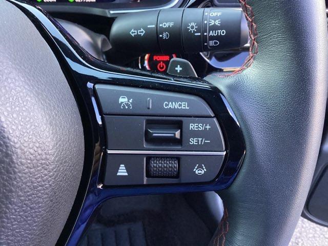 シビック ｅ：ＨＥＶ　ＨｏｎｄａＣＯＮＮＥＣＴディスプレイ　盗難防止システム　クリアランスソナー　オートクルーズコントロール　地デジフルセグ　後カメラ　ＵＳＢポート　パワーステアリング　パワーシート　ＬＥＤライト　エアコン（20枚目）