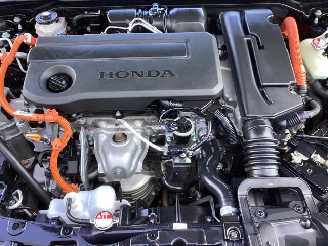 シビック ｅ：ＨＥＶ　ＨｏｎｄａＣＯＮＮＥＣＴディスプレイ　盗難防止システム　クリアランスソナー　オートクルーズコントロール　地デジフルセグ　後カメラ　ＵＳＢポート　パワーステアリング　パワーシート　ＬＥＤライト　エアコン（28枚目）