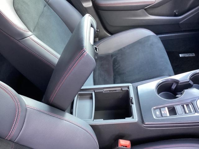 シビック ｅ：ＨＥＶ　ＨｏｎｄａＣＯＮＮＥＣＴディスプレイ　盗難防止システム　クリアランスソナー　オートクルーズコントロール　地デジフルセグ　後カメラ　ＵＳＢポート　パワーステアリング　パワーシート　ＬＥＤライト　エアコン（31枚目）