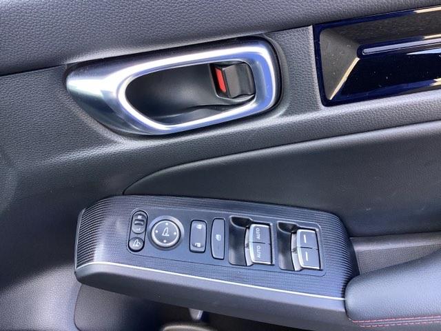 シビック ｅ：ＨＥＶ　ＨｏｎｄａＣＯＮＮＥＣＴディスプレイ　盗難防止システム　クリアランスソナー　オートクルーズコントロール　地デジフルセグ　後カメラ　ＵＳＢポート　パワーステアリング　パワーシート　ＬＥＤライト　エアコン（34枚目）