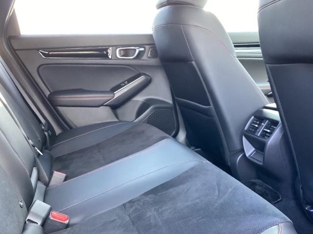 シビック ｅ：ＨＥＶ　ＨｏｎｄａＣＯＮＮＥＣＴディスプレイ　盗難防止システム　クリアランスソナー　オートクルーズコントロール　地デジフルセグ　後カメラ　ＵＳＢポート　パワーステアリング　パワーシート　ＬＥＤライト　エアコン（36枚目）