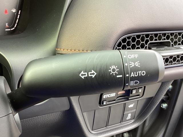 ＺＲ－Ｖ ｅ：ＨＥＶＺ　ＨｏｎｄａＣＯＮＮＥＣＴディスプレイ　レザー　Ｂカメラ　サイドエアバック　パワ－シ－ト　ナビＴＶ　ＬＥＤヘッドライト　ＵＳＢ接続　地デジ　Ｓヒーター　サポカー　ＥＴＣ車載器　パワーステアリング　イモビ（19枚目）