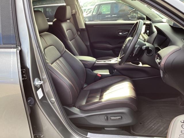 ＺＲ－Ｖ ｅ：ＨＥＶＺ　ＨｏｎｄａＣＯＮＮＥＣＴディスプレイ　レザー　Ｂカメラ　サイドエアバック　パワ－シ－ト　ナビＴＶ　ＬＥＤヘッドライト　ＵＳＢ接続　地デジ　Ｓヒーター　サポカー　ＥＴＣ車載器　パワーステアリング　イモビ（20枚目）