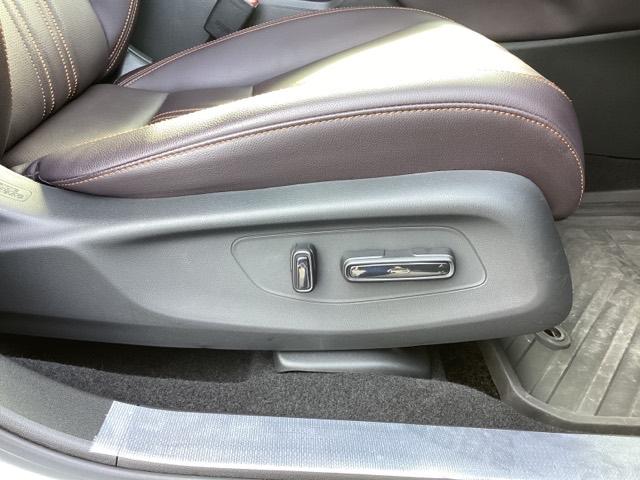 ＺＲ－Ｖ ｅ：ＨＥＶＺ　ＨｏｎｄａＣＯＮＮＥＣＴディスプレイ　レザー　Ｂカメラ　サイドエアバック　パワ－シ－ト　ナビＴＶ　ＬＥＤヘッドライト　ＵＳＢ接続　地デジ　Ｓヒーター　サポカー　ＥＴＣ車載器　パワーステアリング　イモビ（21枚目）