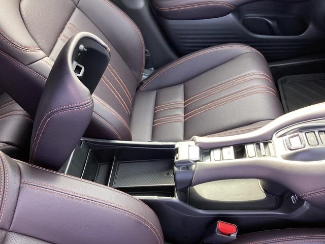 ＺＲ－Ｖ ｅ：ＨＥＶＺ　ＨｏｎｄａＣＯＮＮＥＣＴディスプレイ　レザー　Ｂカメラ　サイドエアバック　パワ－シ－ト　ナビＴＶ　ＬＥＤヘッドライト　ＵＳＢ接続　地デジ　Ｓヒーター　サポカー　ＥＴＣ車載器　パワーステアリング　イモビ（30枚目）