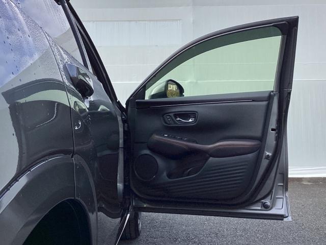 ＺＲ－Ｖ ｅ：ＨＥＶＺ　ＨｏｎｄａＣＯＮＮＥＣＴディスプレイ　レザー　Ｂカメラ　サイドエアバック　パワ－シ－ト　ナビＴＶ　ＬＥＤヘッドライト　ＵＳＢ接続　地デジ　Ｓヒーター　サポカー　ＥＴＣ車載器　パワーステアリング　イモビ（36枚目）