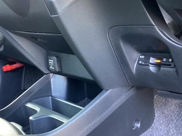 フィットハイブリッド スマートセレクション　メモリーナビ　ＥＴＣ　リアカメラ　ＤＶＤ　スマートキー　オートクルーズコントロール　イモビ　バックカメラ　キーフリー　オートエアコン　ＡＢＳ　パワーウィンドウ　パワーステアリング　ＶＳＡ　ナビＴＶ（13枚目）