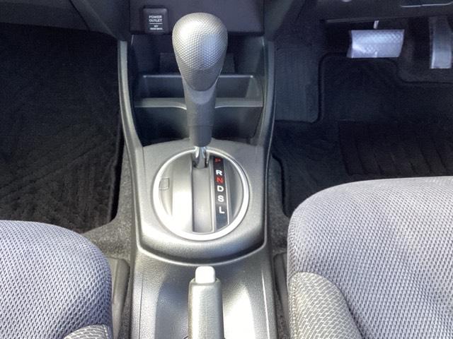 フィットハイブリッド スマートセレクション　メモリーナビ　ＥＴＣ　リアカメラ　ＤＶＤ　スマートキー　オートクルーズコントロール　イモビ　バックカメラ　キーフリー　オートエアコン　ＡＢＳ　パワーウィンドウ　パワーステアリング　ＶＳＡ　ナビＴＶ（22枚目）