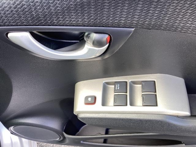 フィットハイブリッド スマートセレクション　メモリーナビ　ＥＴＣ　リアカメラ　ＤＶＤ　スマートキー　オートクルーズコントロール　イモビ　バックカメラ　キーフリー　オートエアコン　ＡＢＳ　パワーウィンドウ　パワーステアリング　ＶＳＡ　ナビＴＶ（24枚目）