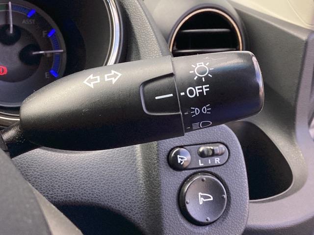 フィットハイブリッド スマートセレクション　メモリーナビ　ＥＴＣ　リアカメラ　ＤＶＤ　スマートキー　オートクルーズコントロール　イモビ　バックカメラ　キーフリー　オートエアコン　ＡＢＳ　パワーウィンドウ　パワーステアリング　ＶＳＡ　ナビＴＶ（34枚目）