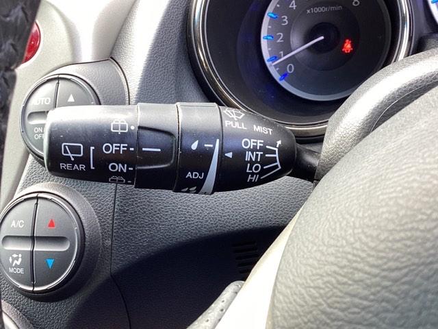 フィットハイブリッド スマートセレクション　メモリーナビ　ＥＴＣ　リアカメラ　ＤＶＤ　スマートキー　オートクルーズコントロール　イモビ　バックカメラ　キーフリー　オートエアコン　ＡＢＳ　パワーウィンドウ　パワーステアリング　ＶＳＡ　ナビＴＶ（35枚目）