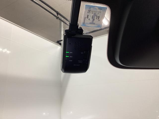 ステップワゴン ｅ：ＨＥＶスパーダ　ＨｏｎｄａＣＯＮＮＥＣＴ対応純正メモリーナビ　リア席モニター　フルオートエアコン　ＥＳＣ　シートヒータ　オートライト　キーフリー　ＬＥＤヘッドランプ　イモビ　ＡＢＳ　リアカメラ　スマートキ　３列シート（12枚目）