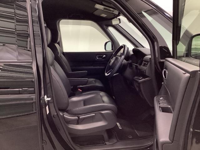 ステップワゴン ｅ：ＨＥＶスパーダ　ＨｏｎｄａＣＯＮＮＥＣＴ対応純正メモリーナビ　リア席モニター　フルオートエアコン　ＥＳＣ　シートヒータ　オートライト　キーフリー　ＬＥＤヘッドランプ　イモビ　ＡＢＳ　リアカメラ　スマートキ　３列シート（17枚目）