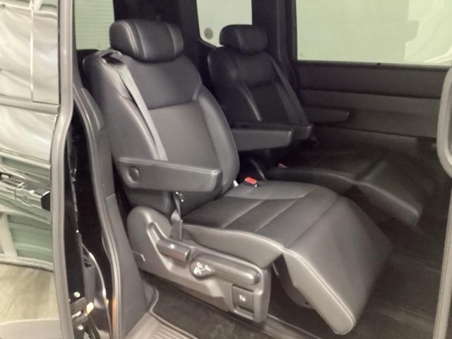 ステップワゴン ｅ：ＨＥＶスパーダ　ＨｏｎｄａＣＯＮＮＥＣＴ対応純正メモリーナビ　リア席モニター　フルオートエアコン　ＥＳＣ　シートヒータ　オートライト　キーフリー　ＬＥＤヘッドランプ　イモビ　ＡＢＳ　リアカメラ　スマートキ　３列シート（18枚目）