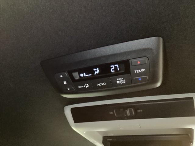 ステップワゴン ｅ：ＨＥＶスパーダ　ＨｏｎｄａＣＯＮＮＥＣＴ対応純正メモリーナビ　リア席モニター　フルオートエアコン　ＥＳＣ　シートヒータ　オートライト　キーフリー　ＬＥＤヘッドランプ　イモビ　ＡＢＳ　リアカメラ　スマートキ　３列シート（37枚目）