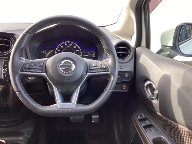 ノート ｅ－パワーメダリスト　メモリーナビ　リアカメラ　ＥＴＣ　被害軽減ブレーキ　ＤＶＤ再生可　ＴＶナビ　ＶＤＣ　ドライブレコーダ　バックモニター　クルコン　フロントカメラ　インテリキー　盗難防止装置　ＬＥＤランプ　キーフリー（3枚目）