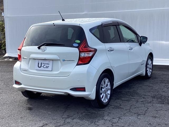 ノート ｅ－パワーメダリスト　メモリーナビ　リアカメラ　ＥＴＣ　被害軽減ブレーキ　ＤＶＤ再生可　ＴＶナビ　ＶＤＣ　ドライブレコーダ　バックモニター　クルコン　フロントカメラ　インテリキー　盗難防止装置　ＬＥＤランプ　キーフリー（9枚目）