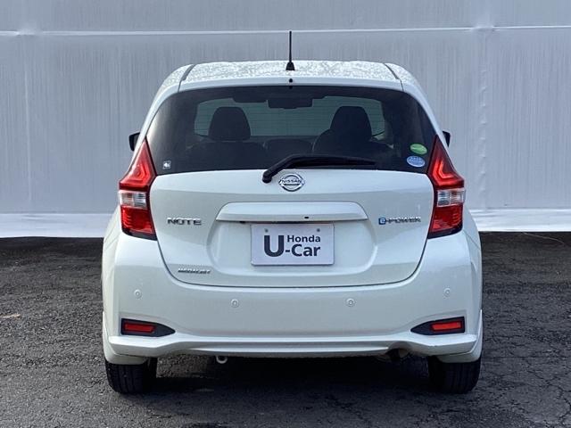 ノート ｅ－パワーメダリスト　メモリーナビ　リアカメラ　ＥＴＣ　被害軽減ブレーキ　ＤＶＤ再生可　ＴＶナビ　ＶＤＣ　ドライブレコーダ　バックモニター　クルコン　フロントカメラ　インテリキー　盗難防止装置　ＬＥＤランプ　キーフリー（10枚目）