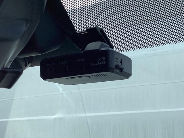 ノート ｅ－パワーメダリスト　メモリーナビ　リアカメラ　ＥＴＣ　被害軽減ブレーキ　ＤＶＤ再生可　ＴＶナビ　ＶＤＣ　ドライブレコーダ　バックモニター　クルコン　フロントカメラ　インテリキー　盗難防止装置　ＬＥＤランプ　キーフリー（14枚目）