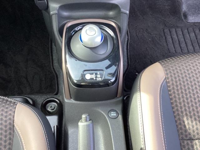 ノート ｅ－パワーメダリスト　メモリーナビ　リアカメラ　ＥＴＣ　被害軽減ブレーキ　ＤＶＤ再生可　ＴＶナビ　ＶＤＣ　ドライブレコーダ　バックモニター　クルコン　フロントカメラ　インテリキー　盗難防止装置　ＬＥＤランプ　キーフリー（15枚目）